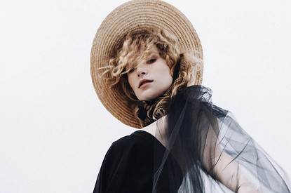 «В 21 год стала столетней бабушкой»: Лиза Монеточка рассказала о своей болезни (видео)