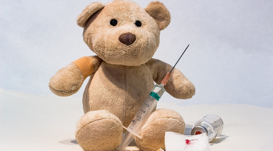 Спорный вопрос: нужно ли делать прививки детям и взрослым