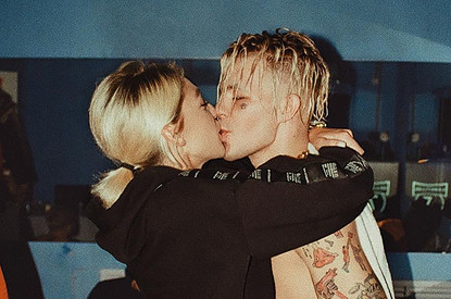 Похудевшая Настя Ивлеева выложила фото в купальнике из отпуска с Элджеем