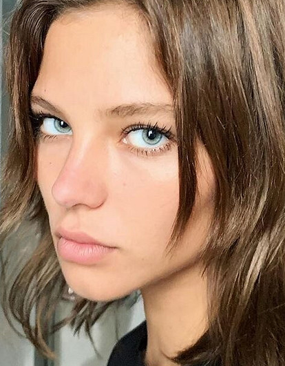 Алеся Кафельникова пожаловалась на то, что ее загрузили работой в Москве