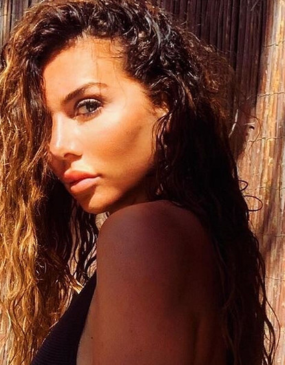 Анна Седокова рассказала о связи потенции мужчины с букетами, которые он дарит