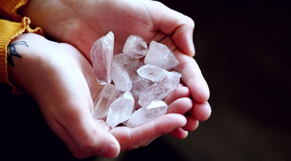 Почему мировые селебрити сходят с ума по магическим кристаллам (и как они работают)
