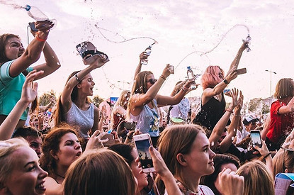 Стали известны имена артистов, которые выступят на инди-сцене VK Fest