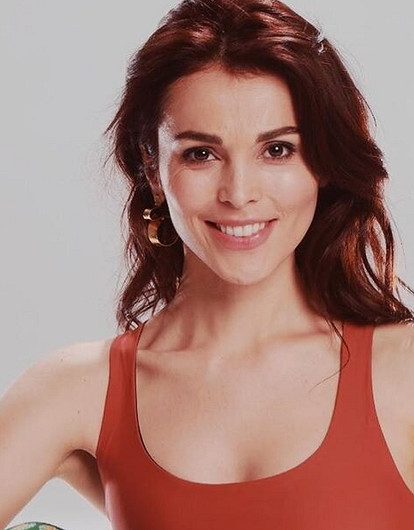 Как подтянуть кожу без уколов: секретный способ Сати Казановой (видео)