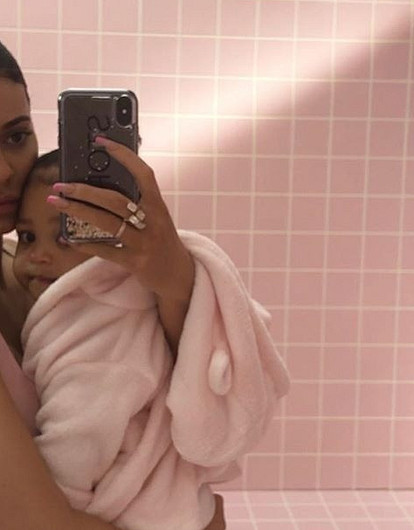 Дочь Кайли Дженнер срочно госпитализировали из-за приступа аллергии