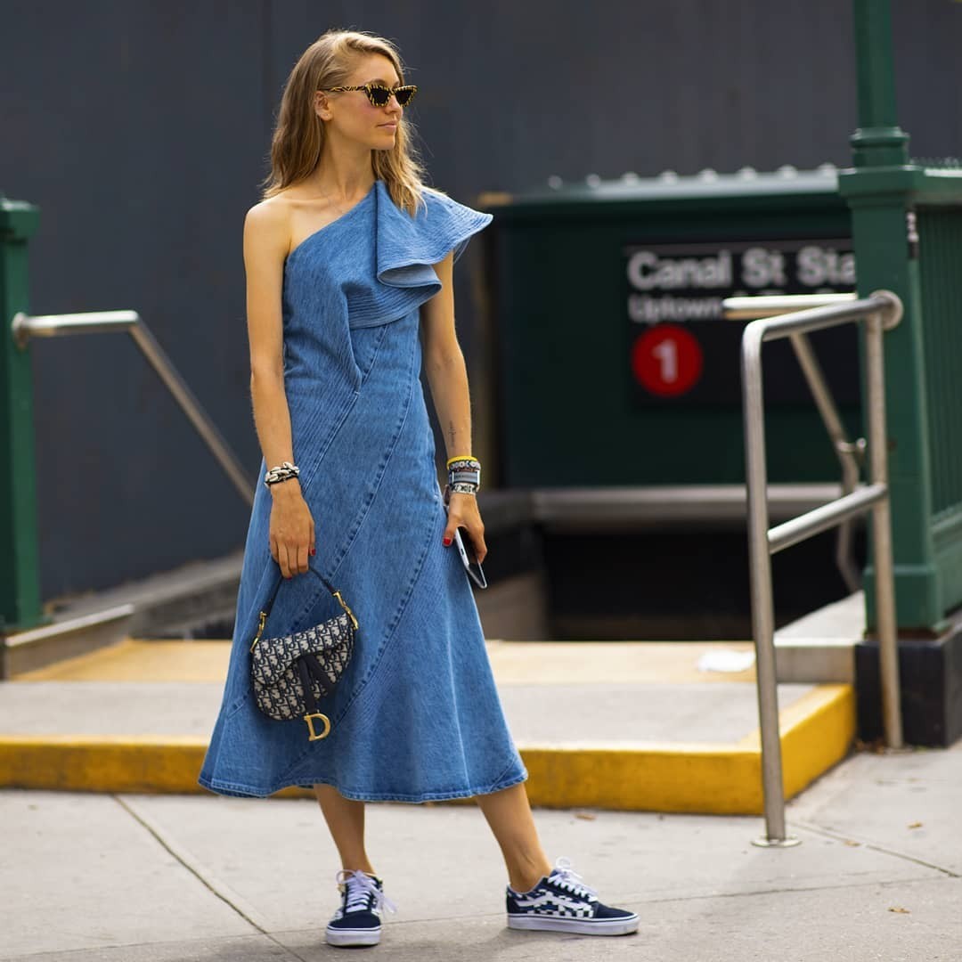 Джинсовое платье — самая подхо&... Джинсовое платье — самая подхо&...