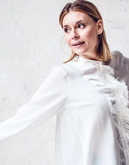 Любовь Толкалина показала фигуру в нижнем белье