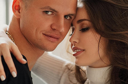 Дмитрий Тарасов и Анастасия Костенко поехали в отпуск со старшей дочкой футболиста