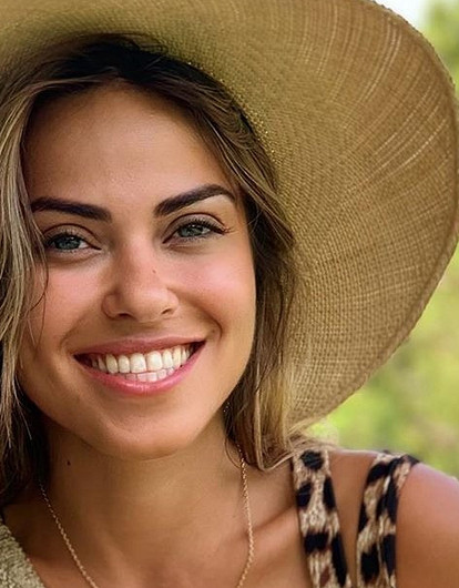 «Как можно носить с огромной попой стринги?»: звезда «Холостяка» осудила полных женщин на пляже