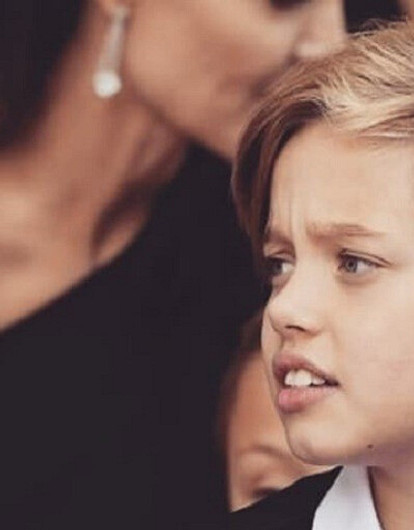 Дочь Анджелины Джоли начала подготовку к смене пола