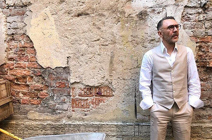 Сергея Шнурова уличили в плагиате клипа Дэвида Боуи (видео)