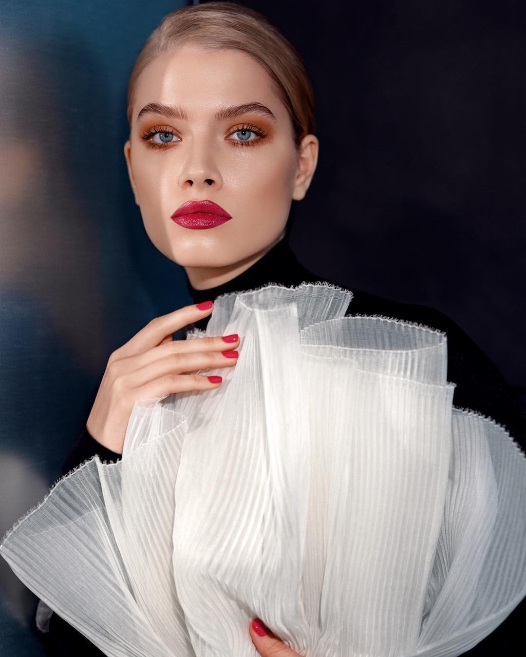 Красота по-голливудски: 5 доступных средств, которые используют звездные визажисты