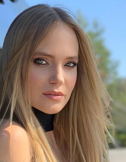 От мультяшной девочки до светской львицы: полная биография певицы Глюкозы