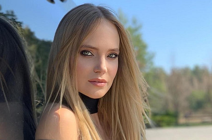 От мультяшной девочки до светской львицы: полная биография певицы Глюкозы