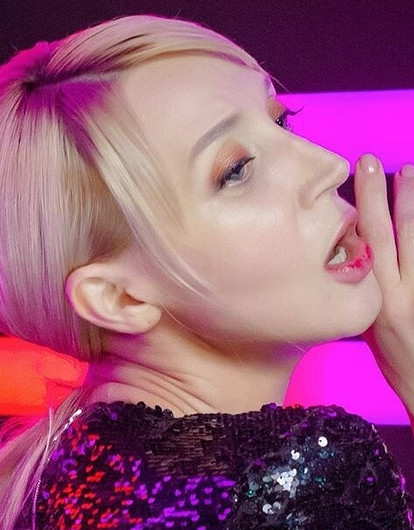 Кристина Орбакайте ответила на слухи о том, что это она родила Гари и Лизу Галкиных