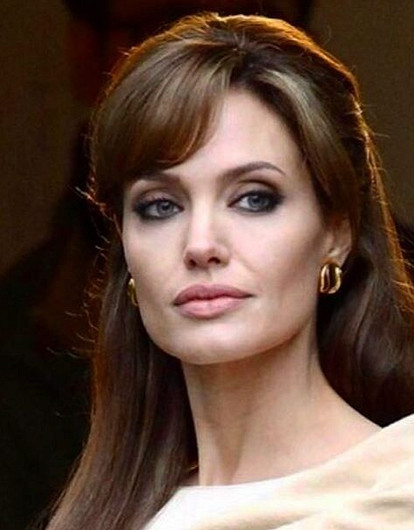 Анджелина Джоли в бешенстве от примирения Питта и Энистон