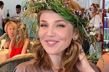 Альбина Джанабаева показала стройную фигуру в бикини (видео)