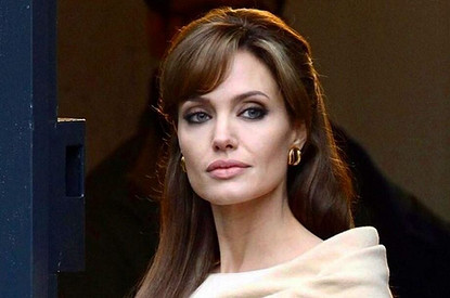 Анджелина Джоли в бешенстве от примирения Питта и Энистон