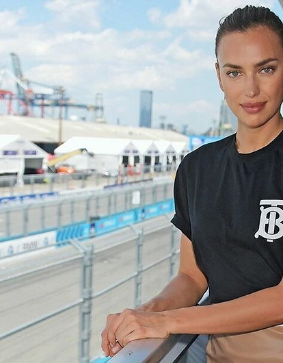 Ирина Шейк показала, в чем ходить прохладным летом