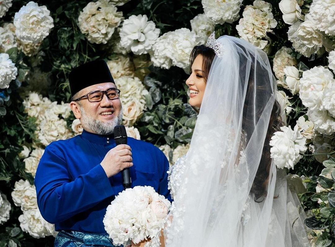 «Хочу быть с ним до конца»: «Мисс Москва» опровергла слухи о разводе с экс-королем Малайзии (видео)