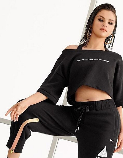 Папарацци подловили располневшую Селену Гомес на пляже в Мексике