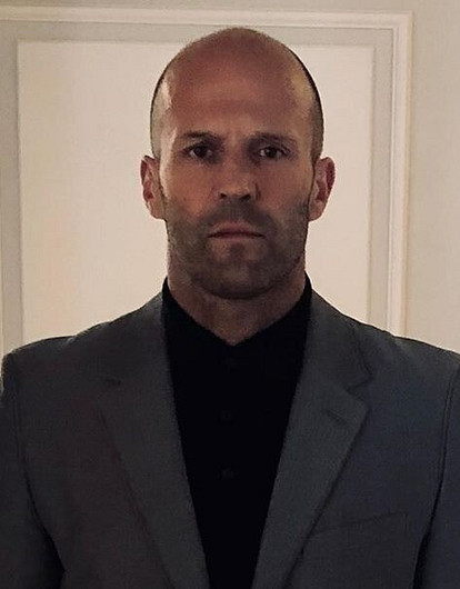 Джейсон Стэтхэм и Конор Макгрегор приняли участие в новом бутылочном челлендже (видео)