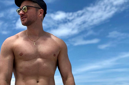 «Позитива вам в ленту»: Сергей Лазарев поделился милыми отпускными фото с сыном