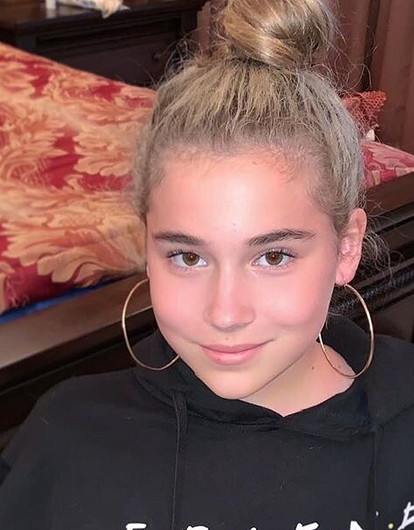 «А пока немного Леди Гаги»: дочь Алсу перепела ее хит (видео)