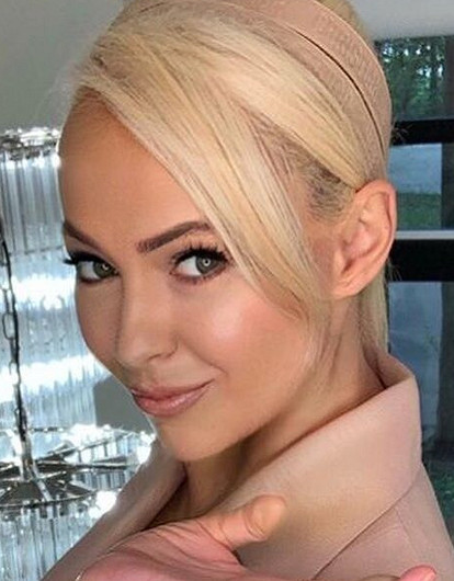 «Хулиганское платье»: Яна Рудковская высказалась о свадебном образе Надежды Оболенцевой (видео)