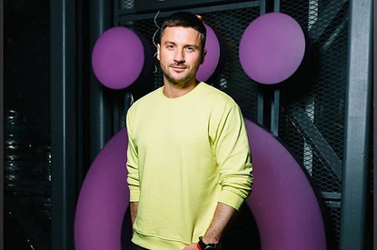 Сергей Лазарев опубликовал откровенное фото в образе Микки Мауса