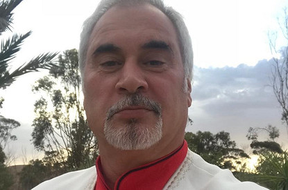 Поклонники Валерия Меладзе не оценили его новый клип со связанной девушкой в конюшне