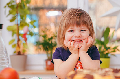 По пальцам пересчитать: когда выпадают молочные зубы у детей (схема)