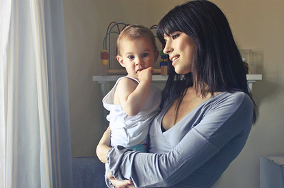 «Смотри не зарази»: чем лечиться при простуде кормящей маме