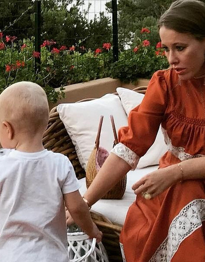 Ксению Собчак возвели в ранг «яжматерей» из-за голого фото сына