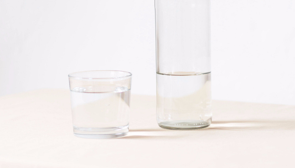 Стакан воды для исполнения. Техника стакан воды. Теория стакана воды. Лёд поставить в стакан для выполнения желания.