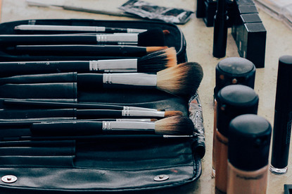 Спросили визажиста: какие кисти для макияжа должны быть дома у каждой девушки