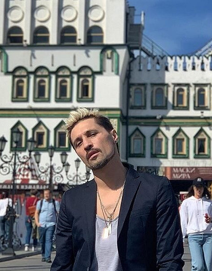 «Это машина времени»: Дима Билан устроил шопинг на Измайловском базаре