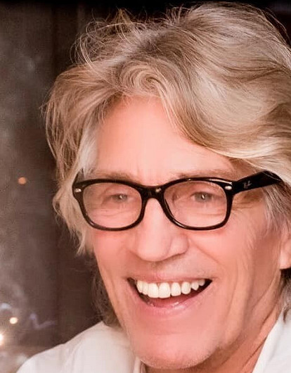 Брат Джулии Робертс попросил российское гражданство