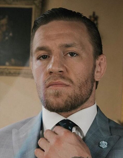 Конор Макгрегор ударил пожилого мужчину за отказ пить его виски (видео)