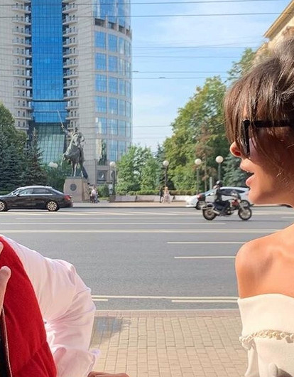 Надежду Оболенцеву и Резо Гигинеишвили заметили в аэропорту