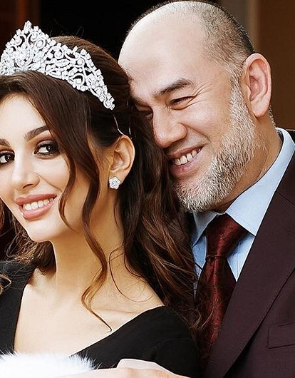 Экс-король Малайзии мог отобрать ребенка у Оксаны Воеводиной