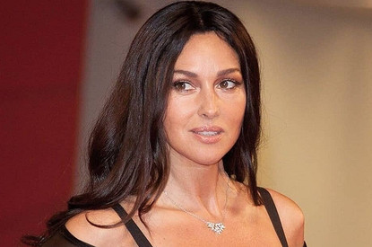 Моника Беллуччи показала фигуру в купальнике (не верим, что ей 54)