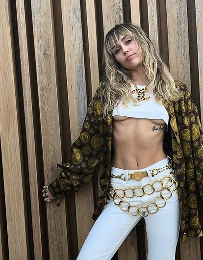 «Я люблю Лиама и всегда буду»: Майли Сайрус взбесили слухи об ее изменах