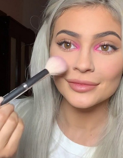 Звезды шоубизнеса, у которых есть классные видеоблоги на YouTube