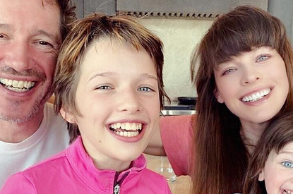 Милла Йовович трогательно поздравила мужа с годовщиной свадьбы