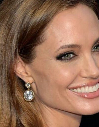 Анджелина Джоли завела YouTube-канал (видео)