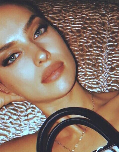 Ирина Шейк стала героиней португальского Vogue