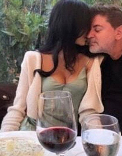 Молодая жена Александра Цекало поделилась новыми романтичными фото с продюсером