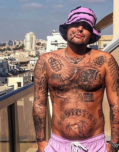 Гуф развлекся на яхте с полуголыми моделями (видео)