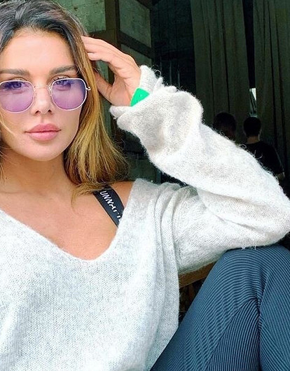 Анна Седокова обвинила жену своего любовника в алчности